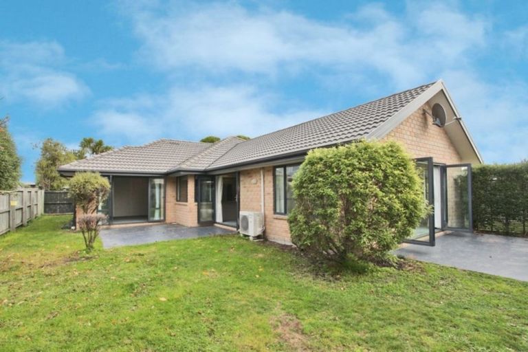 Photo of property in 5 Punga Lane, Parklands, Christchurch, 8083
