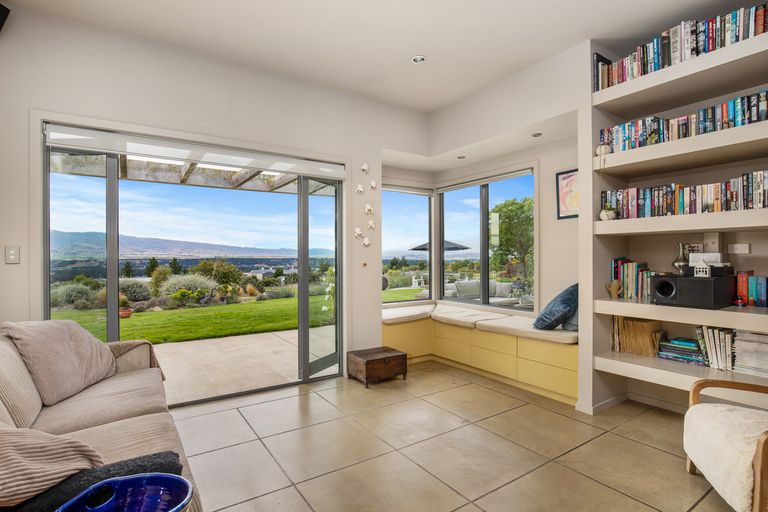 Photo of property in 10 Old Golf Course Road, Bridge Hill, Alexandra, 9320