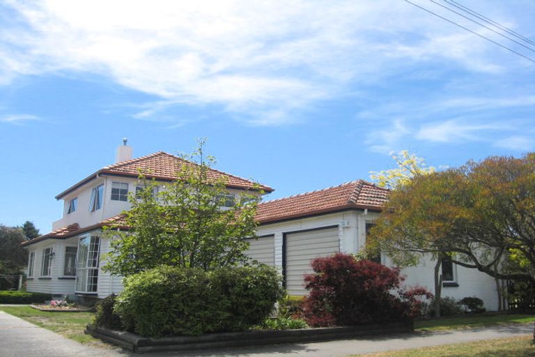 Photo of property in 38 Lake Terrace Road, Burwood, Christchurch, 8061