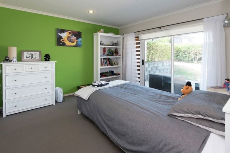 Photo of property in 13 Chateau Rise, Flat Bush, Auckland, 2016