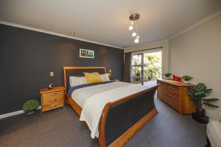 Photo of property in 4 Acacia Street, Kelvin Grove, Palmerston North, 4414