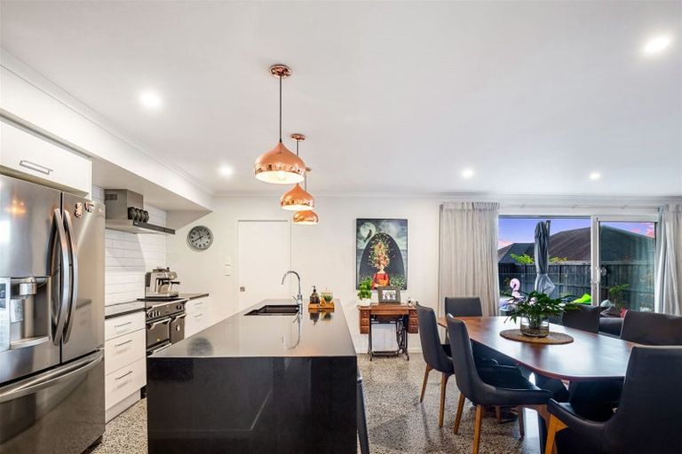 Photo of property in 20 Eric Farley Drive, Kumeu, 0810