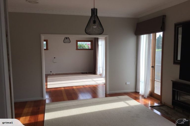 Photo of property in 4149 Great North Road, Glen Eden, Auckland, 0602