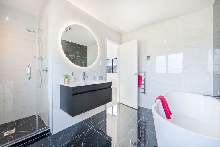 Photo of property in 12 Laquinta Place, Flat Bush, Auckland, 2019