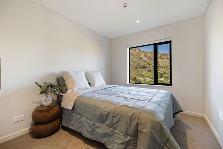Photo of property in Toru Apartments, 706/10 Copper Beech Avenue, Frankton, Queenstown, 9300