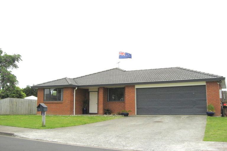 Photo of property in 8 Scotts Field Drive, Takanini, 2112