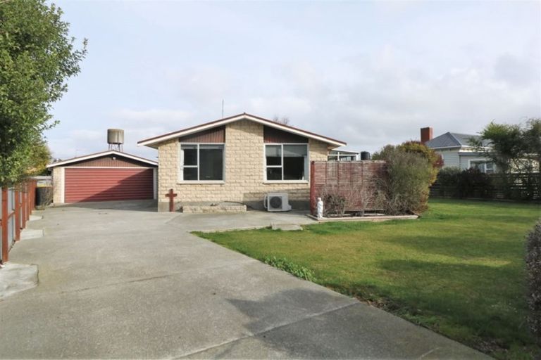 Photo of property in 17 Queen Street, Pareora, 7912