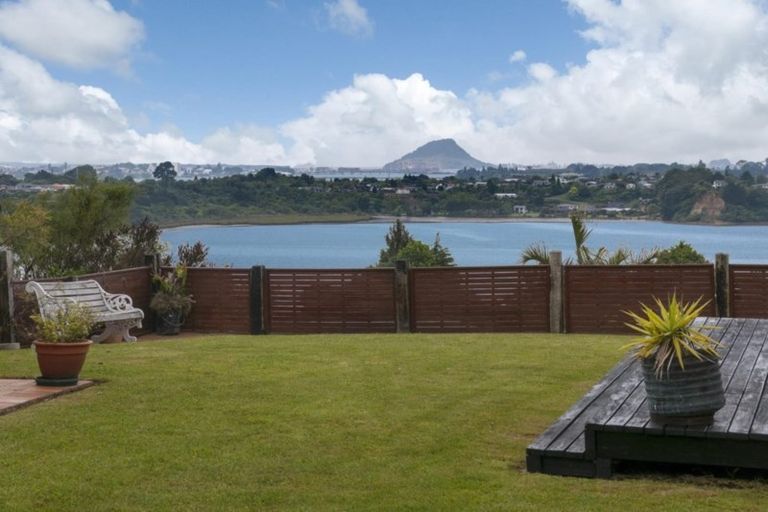 Photo of property in 11 Keam Way, Welcome Bay, Tauranga, 3112