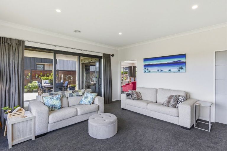 Photo of property in 19 Taranui Way, Paraparaumu Beach, Paraparaumu, 5032