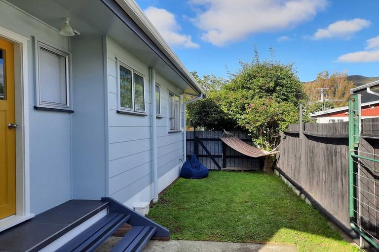 Photo of property in 6a Awamutu Grove, Waiwhetu, Lower Hutt, 5010