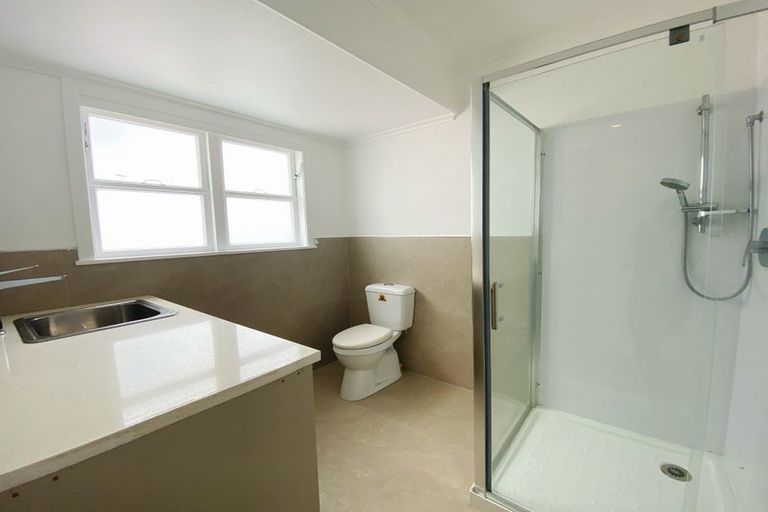 Photo of property in 1/8a Bracken Avenue, Takapuna, Auckland, 0622