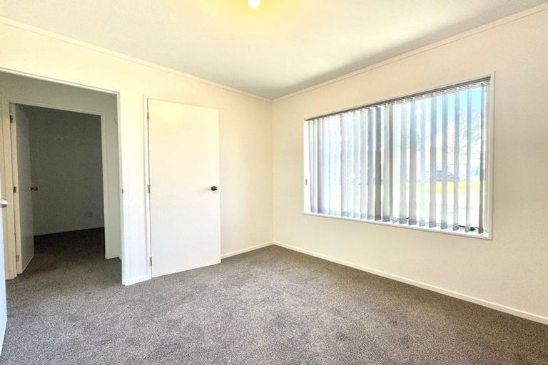 Photo of property in 17 Horlicks Place, Randwick Park, Auckland, 2105