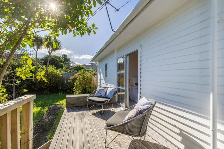 Photo of property in 1/516 Glenfield Road, Bayview, Auckland, 0629