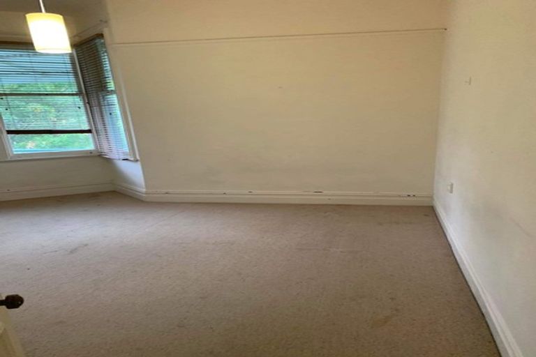 Photo of property in 2/106 Glenmore Street, Northland, Wellington, 6012