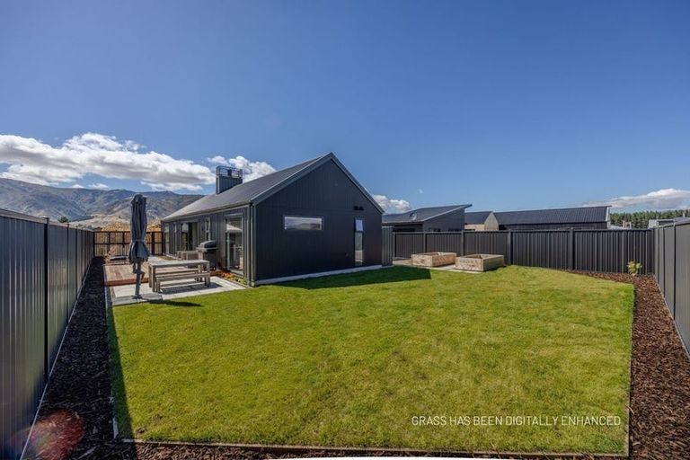 Photo of property in 8 Longview Drive, Lake Hawea, 9382