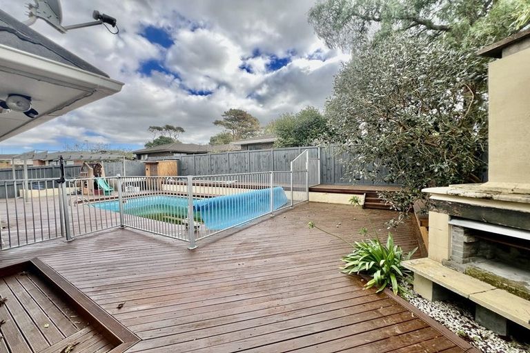 Photo of property in 3 Mimosa Place, Half Moon Bay, Auckland, 2012