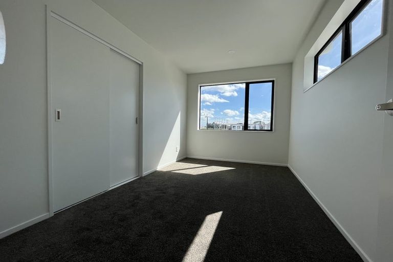 Photo of property in 2 Te Kaapia Road, Papakura, 2110