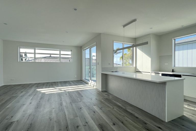 Photo of property in 319b East Coast Road, Mairangi Bay, Auckland, 0630