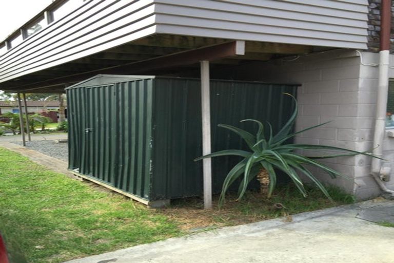 Photo of property in 17 Butterworth Drive, Glendene, Auckland, 0602