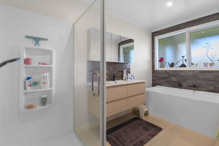 Photo of property in 21 Kohekohe Drive, Owhata, Rotorua, 3010