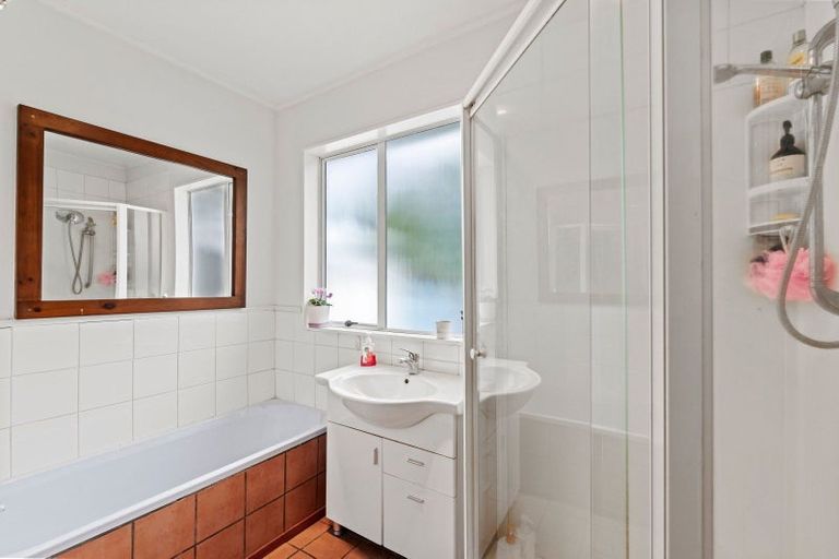 Photo of property in 120 Mackworth Street, Woolston, Christchurch, 8062