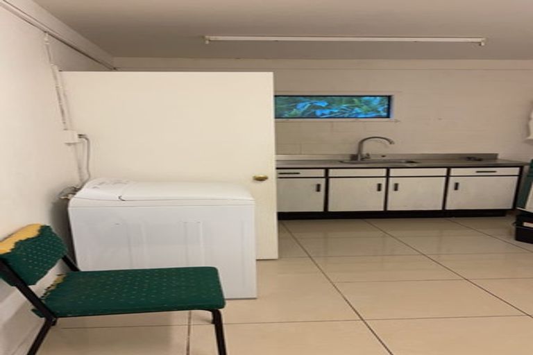 Photo of property in 211 Chelsea View Drive, Chatswood, Auckland, 0626