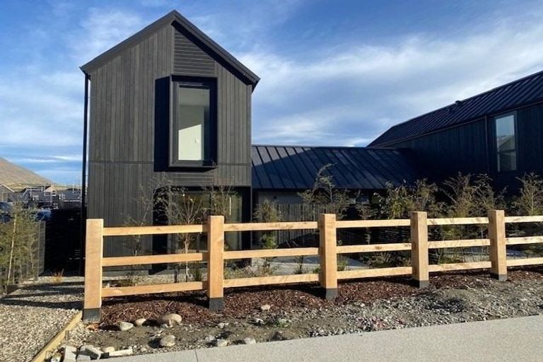 Photo of property in 7 Mulholland Drive, Jacks Point, 9371