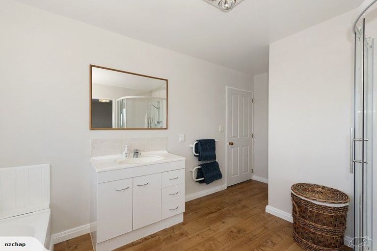 Photo of property in 57 Forest Lake Road, Forest Lake, Hamilton, 3200