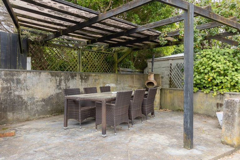 Photo of property in 15 Brazier Grove, Paraparaumu, 5032