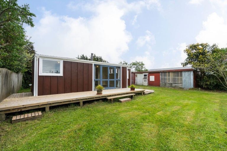 Photo of property in 3 Anga Street, Tangimoana, 4822