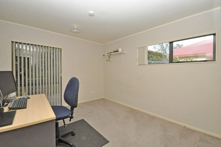 Photo of property in 2/65 Donald Street, Stanmore Bay, Whangaparaoa, 0932