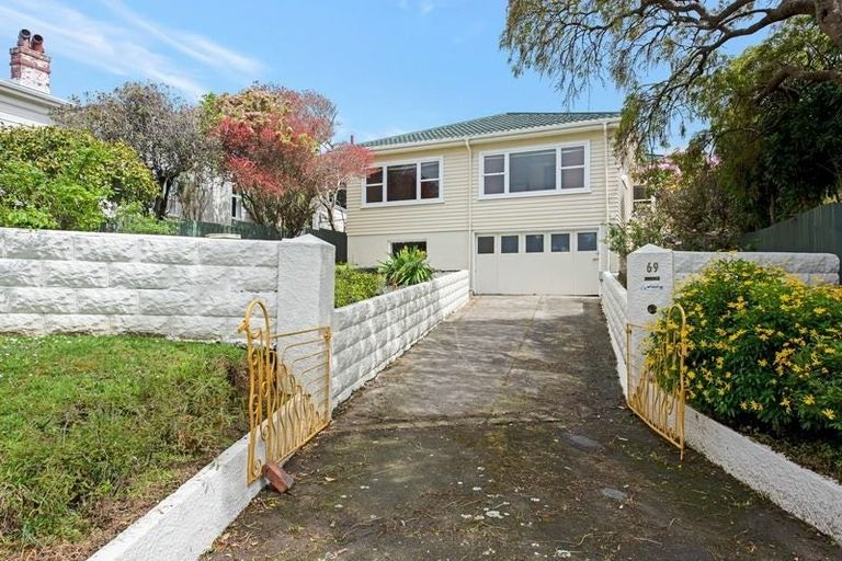 Photo of property in 69 Trelissick Crescent, Ngaio, Wellington, 6035