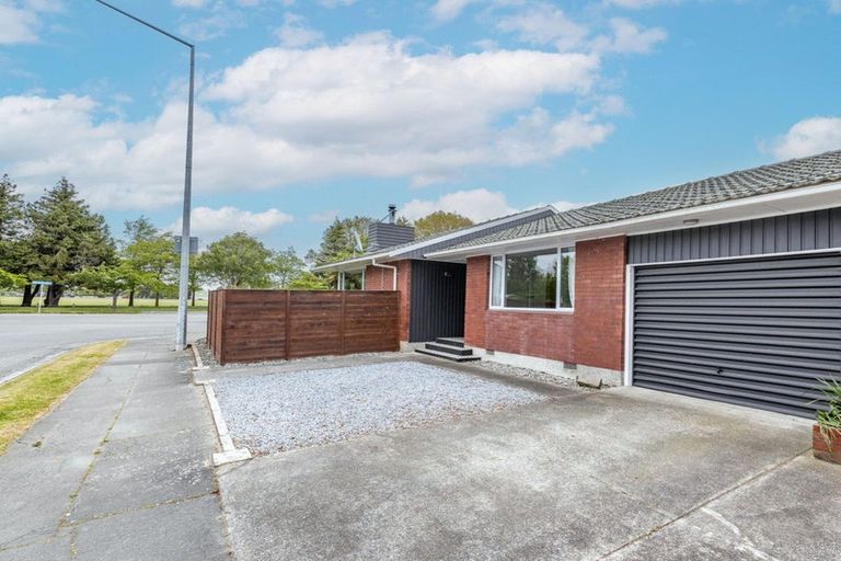 Photo of property in 328 Memorial Avenue, Burnside, Christchurch, 8053