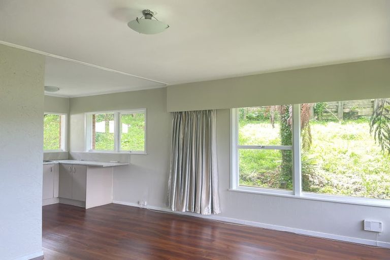 Photo of property in 2/59 Ayton Drive, Totara Vale, Auckland, 0629