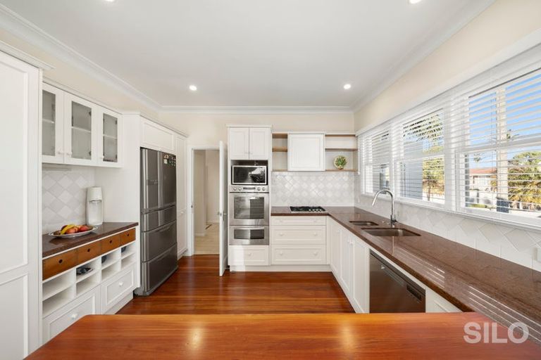 Photo of property in 1/248 Hurstmere Road, Takapuna, Auckland, 0622