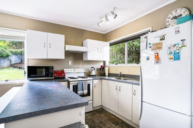 Photo of property in 1/325 Triangle Road, Massey, Auckland, 0614