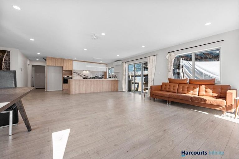 Photo of property in 25a Larnoch Road, Henderson, Auckland, 0610