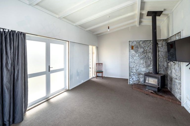 Photo of property in 6 Farrier Grove, Featherston, 5710