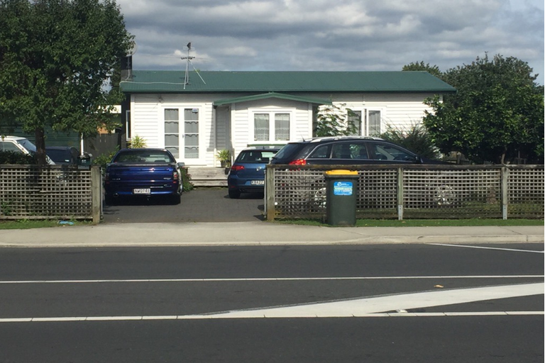 Photo of property in 1/59 Clevedon Road, Papakura, 2110