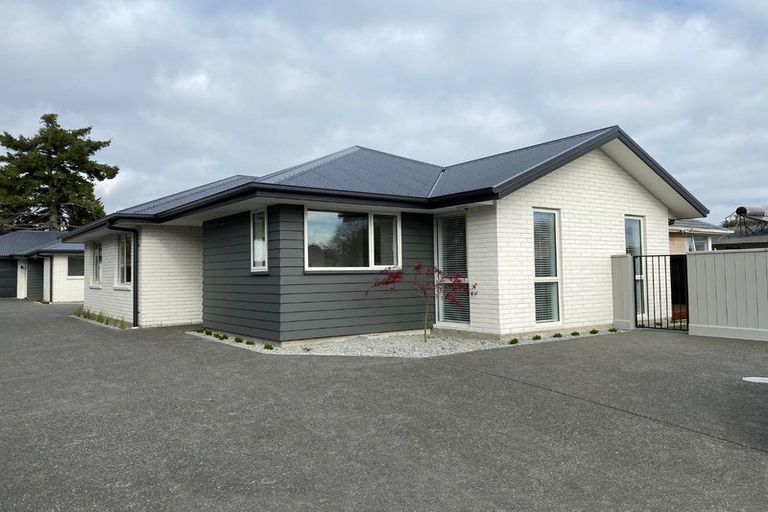 Photo of property in 1/230 Grahams Road, Burnside, Christchurch, 8053