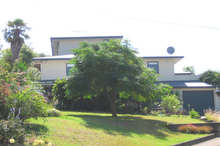 Photo of property in 73 Matipo Road, Mairangi Bay, Auckland, 0630