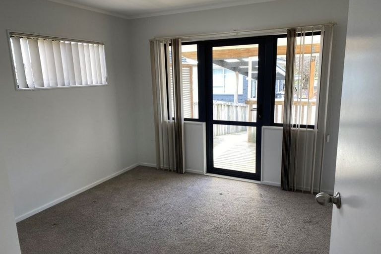 Photo of property in 6 Barnes Road, Redwood, Christchurch, 8051