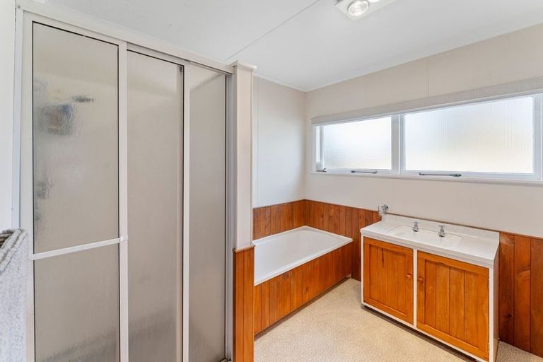 Photo of property in 2 Martin Avenue, Wakefield, 7025