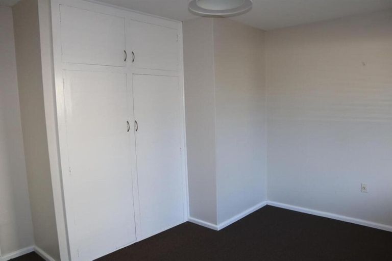 Photo of property in 338 Memorial Avenue, Burnside, Christchurch, 8053