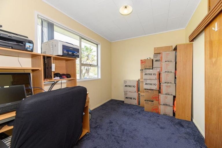 Photo of property in 37 Rosewarne Crescent, Glendene, Auckland, 0602