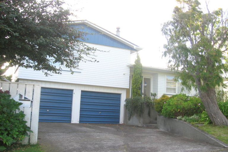 Photo of property in 6 Forth Place, Papakowhai, Porirua, 5024