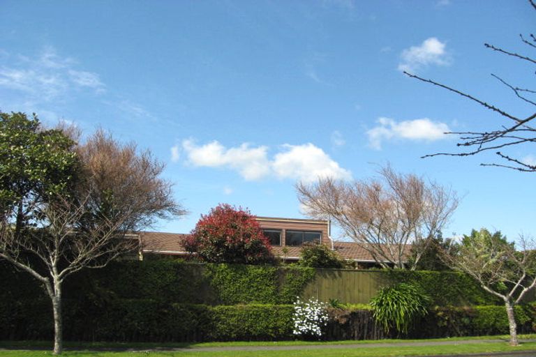 Photo of property in 14 Karamea Street, Whalers Gate, New Plymouth, 4310