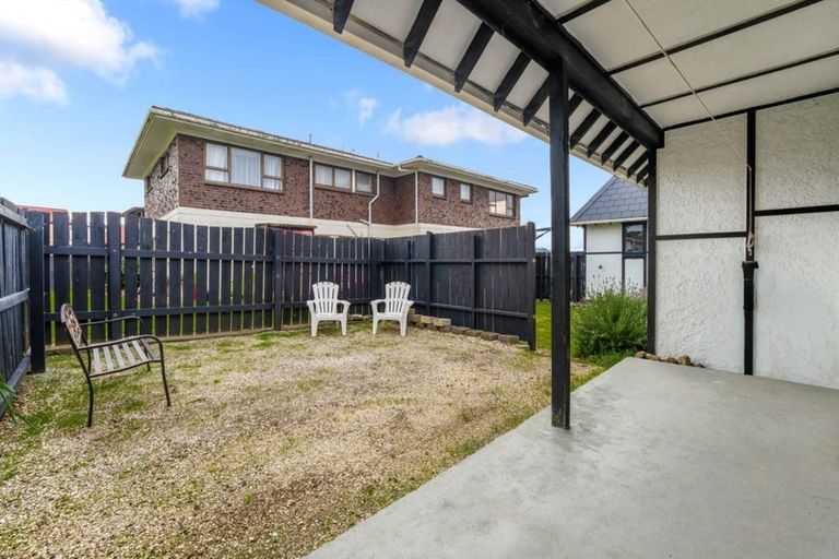 Photo of property in 81 Kiwi Esplanade, Mangere Bridge, Auckland, 2022