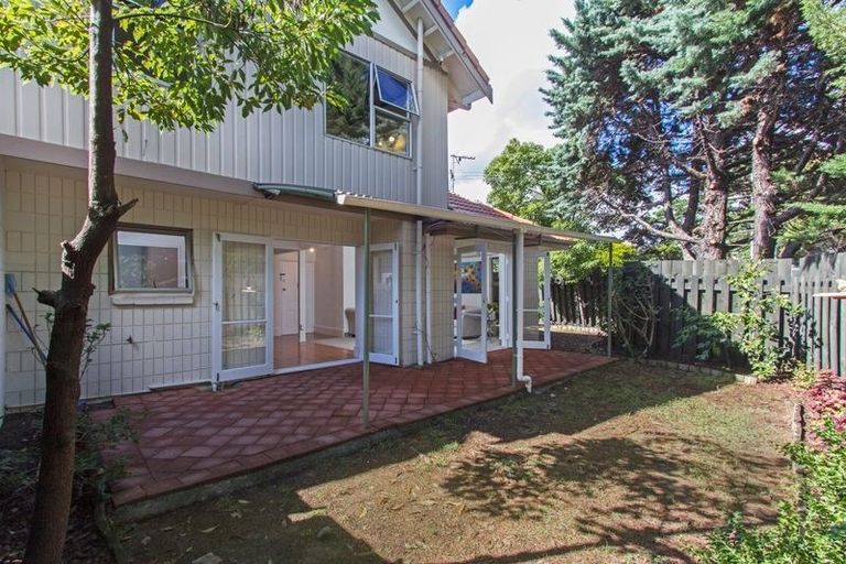 Photo of property in 1/104 Pakuranga Road, Pakuranga, Auckland, 2010