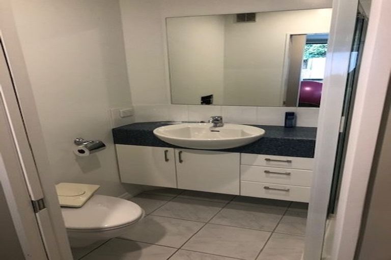 Photo of property in 1/35a Hart Road, Hauraki, Auckland, 0622